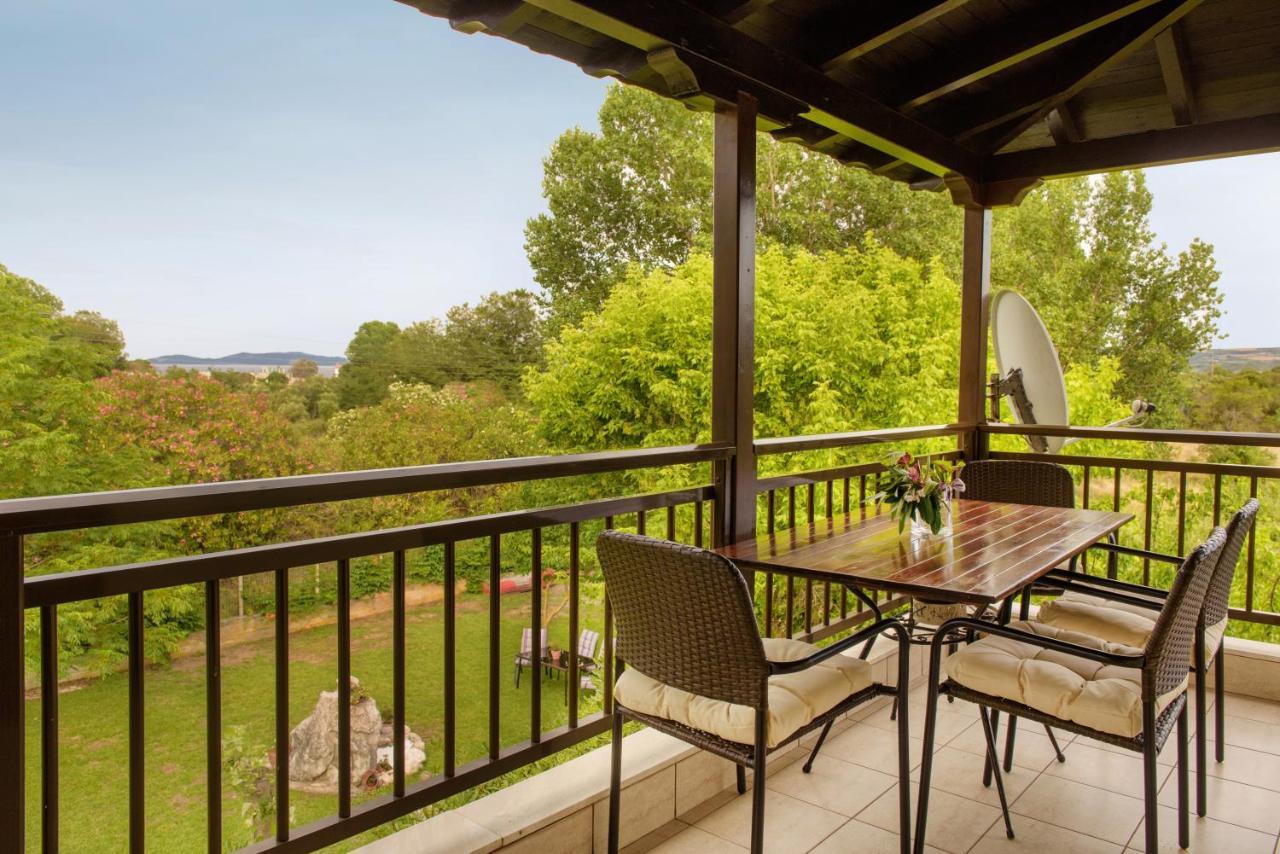 Άελλα Apartment Ierissos Bagian luar foto